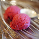 Bien - 櫻桃（さくらんぼ）の"冰酪（あいすくりん）"