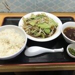 ラーメン富士屋　 - 料理写真:肉野菜定食　半ライス