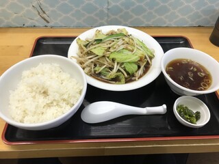 ラーメン富士屋　 - 肉野菜定食　半ライス