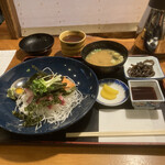 Kaisendon Ya Nakamise - 魚の三色丼定食　750円