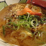 葉×隠 - こってりラーメン