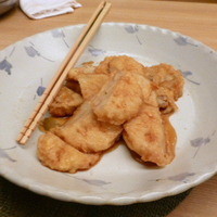 京都石塀小路豆ちゃ 日本橋 - れんこん甘辛はさみ揚げ
                  
                  