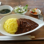 キッチン ブルー グローブ - ビーフデミカレー　サフランライス添え