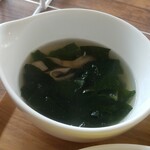 キッチン ブルー グローブ - わかめスープのアップ