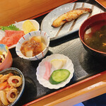 喜代 - Cぎんだら西京焼＋ミニ刺身¥1,300税込 平日ランチ