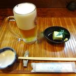 枝豆豆腐とサービスのビール