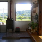 ソーケシュ製パン×トモエコーヒー - 薪ストーブもあります