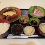 Hamaichi - 刺身煮物定食