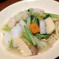 中国料理 青冥 大丸梅田店 - 海の幸入りあんかけ焼きそば