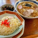 Taishin Chuuka Ryouri Ten - ランチ ラーメン＋チャーハン(中) 850円