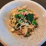199624668 - 北海道産アサリと白菜のクリーミーなパスタは、味の濃い有機栽培の野菜もどっさり入り健康的！