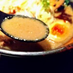 麺処 三虎 - スープ