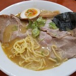 大山ラーメン・つけ麺 - 麺の表情など。