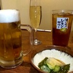 焼鳥倉沢屋 - 生ビール、550円。ぷるぷる梅酒、430円。ウーロン茶、330円。お通し。