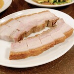 錦福 香港美食 - 皮つき豚バラ肉の焼き物