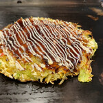 Okonomiyaki Hakoko Yanen - ミックス玉 1080円。