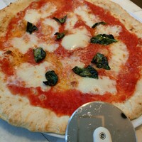 GARB CENTRAL - マルゲリータ、とても良い焼き加減で