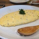 地下だけど入ったら雰囲気が良くて料理人がしっかり食事を作ってお酒もたくさんあって楽しいお店。ごんべえ - 