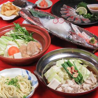 We offer natural squid, Motsu-nabe (Offal hotpot), Hot Pot, etc. from lunch!