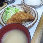 お店おすすめの「チキンカツ・しょうが焼き」