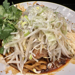 豚風。 - 限定『perfume』（1,200円）＋汁なし（80円）＋パクチー（100円）、ニンニクコール