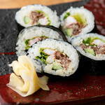 ``Akamechanmaki (meat) 10 slices'' with lots of delicious ingredients