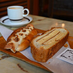 サンドウィッチパーラーまつむら - ホットコーヒー＠税込240円│ちくわドック＠税込165円│クロワッサンケーキ(はいが)＠税込200円