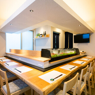 A space full of Japanese flavor, where delicious food and conversation will soothe your soul.