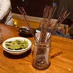 HANZO - 釜茹で枝豆と揚げパスタ