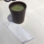 魚べい - お茶・紙おしぼり　セルフ