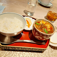 中国菜 ARATA - メイン選択肢①　特製牛肉麻婆豆腐とライス