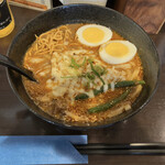 ハイ，ハウ アー ユー - カレーうどん1100円　トッピングチーズ100円