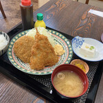 ごはんもん 末吉 - アジフライメンチ定食