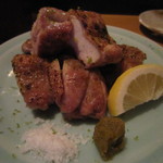 ぬる燗佐藤 - 大山鶏もも　柚子塩　炭火焼　