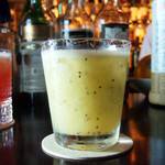 バー キサラ - キウイのカクテル(1000円)