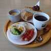 アロマオブコナ - ホットコーヒー（モーニングセット付き）700円

■モーニングセットはドリンク代＋250円の
　アップチャージとなる