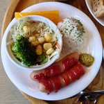 アロマオブコナ - ○サラダ
茹でられてるブロッコリーと刻みキャベツ、
スイートコーンに和風ドレッシングが掛けてあった。

○ポテサラ