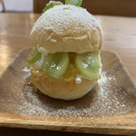 Cafe de M - フルーツミニバーガー　マスカット(400円)