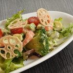 海老とアボカドのタルタル仕立て