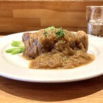 ビストロ エムゼロファイブ - このお肉の厚さにまずはびっくり！