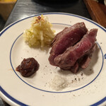 乍旨司 - 牛肉のたたきだって、味変できてすごいのね。