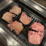 Yakiniku Mizumoto - 食べる時にネギのせました〜