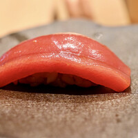 鮨やすぞう。 - 中トロ握り（みえまぐろ）