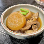 大衆割烹　春日 - 牛すじと大根煮