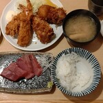 伊萬里 - 海老フライと鶏唐揚げ定食1,000円