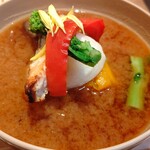 Sano Miso - 野菜の具沢山の鮭の入った磐木山の味噌を使ったみそ汁