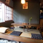 Kouetsu Chaya - 民芸調の店内