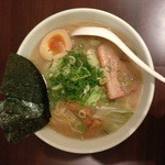 ラーメン春樹 - とんこつ醤油ラーメン 大盛@2013/07/10