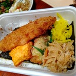 Yotsuba Kashin - 【2023.3.16(木)】のり白身フライ弁当(並盛)400円→200円