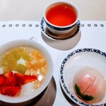 ホテルオークラ レストラン横浜 中国料理 桃源 - 杏仁豆腐と桃饅頭